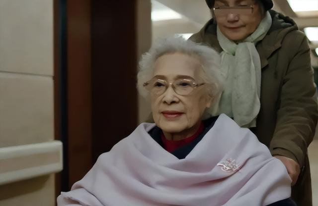 怡女儿（秦怡近况），秦怡的女儿是不是秦怡的（冯远征龚琳娜等人发文悼念）