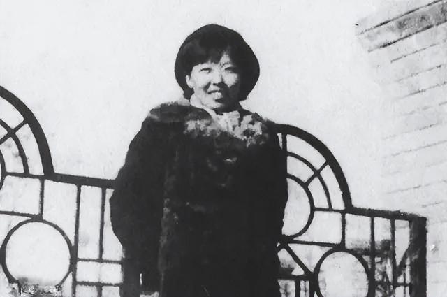 萧红呼兰河传讲述萧红的一生，萧红“不作不死”的人生故事