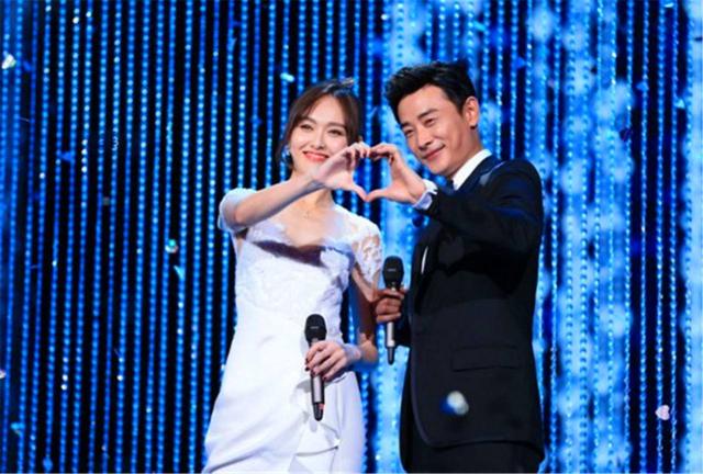 2022年情人节，看看这10对恩爱的明星夫妻，我又相信爱情了