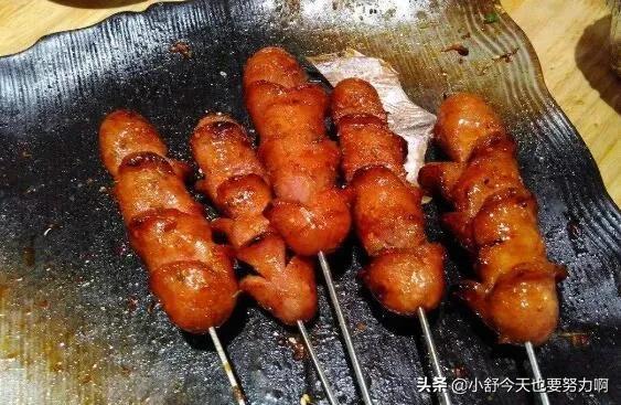 一根烤肠的热量，十根烤肠是什么梗抖音（<减肥22>减肥期间可以吃烤肠吗）