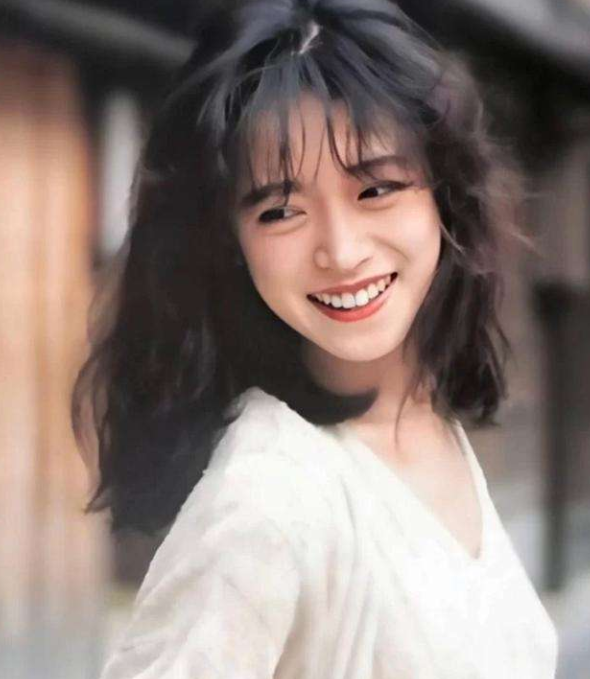 中森明菜：57岁不婚不育，被近藤真彦伤透了心，和父亲30年不联系