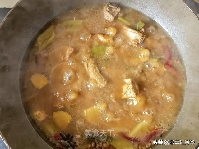 土豆炖排骨的家常做法，豆角土豆炖排骨的家常做法（土豆炖排骨）