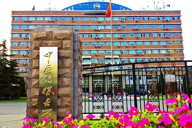 大连艺术学院怎么样，大连艺术学院宿舍（只要一对照就知道该不该选）