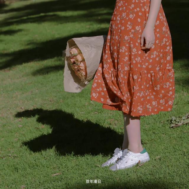 春天如期而至，一起静待花开，春天如期而至 幸福如约而来（文案丨关于期待春天的浪漫文案图片）