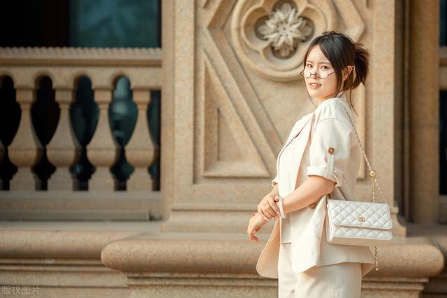 女生的八种女神气质，30个简单小习惯让你成为优雅女人