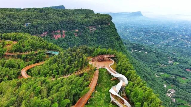 峨眉山门票多少钱一张，峨眉山门票多少钱一张要身份证吗（四川全省各大景区的门票降价啦）