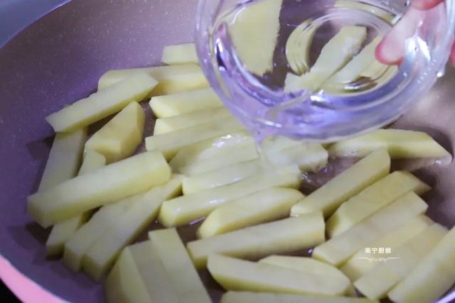 薯条的制作方法，自制薯条的方法（出锅比买的更好吃）