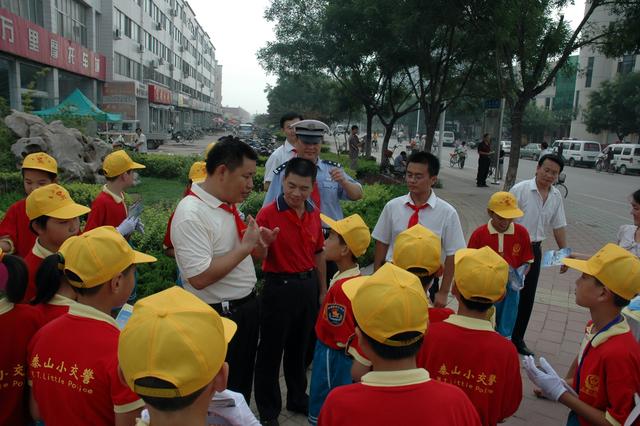 爱国歌曲100首适合小学生唱的，爱国的歌曲100首（小学生鹭港成长四字歌）