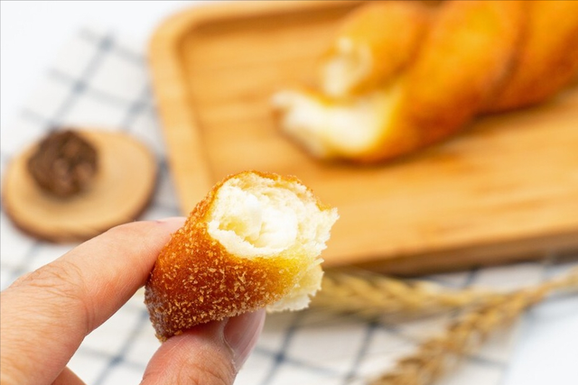 酸奶麻花制作方法，酸奶麻花制作方法窍门（自制酸奶大麻花）