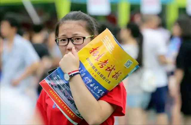 热门专业排名前十名，未来十大热门专业排名（2022年十大热搜专业出炉）