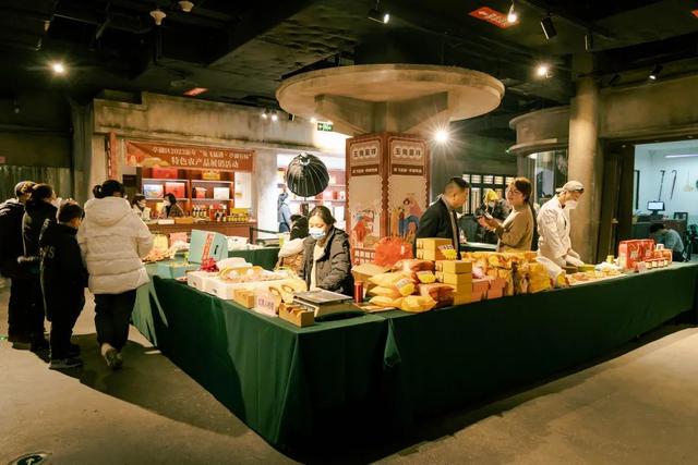 盐城特色老八大碗，这里的年货、年夜饭人气爆棚