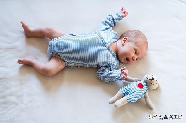 2022年的最新流行网名，2022好听的昵称大全（2022虎年男孩：清风穆然）