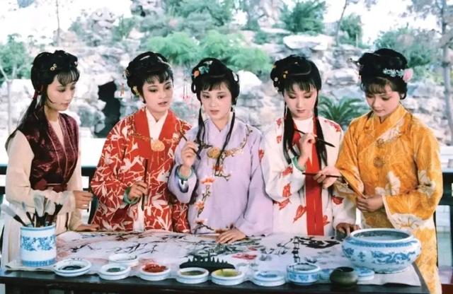 经典粤语歌曲老歌，50首经典粤语歌曲（十首80年代经典粤语金曲）