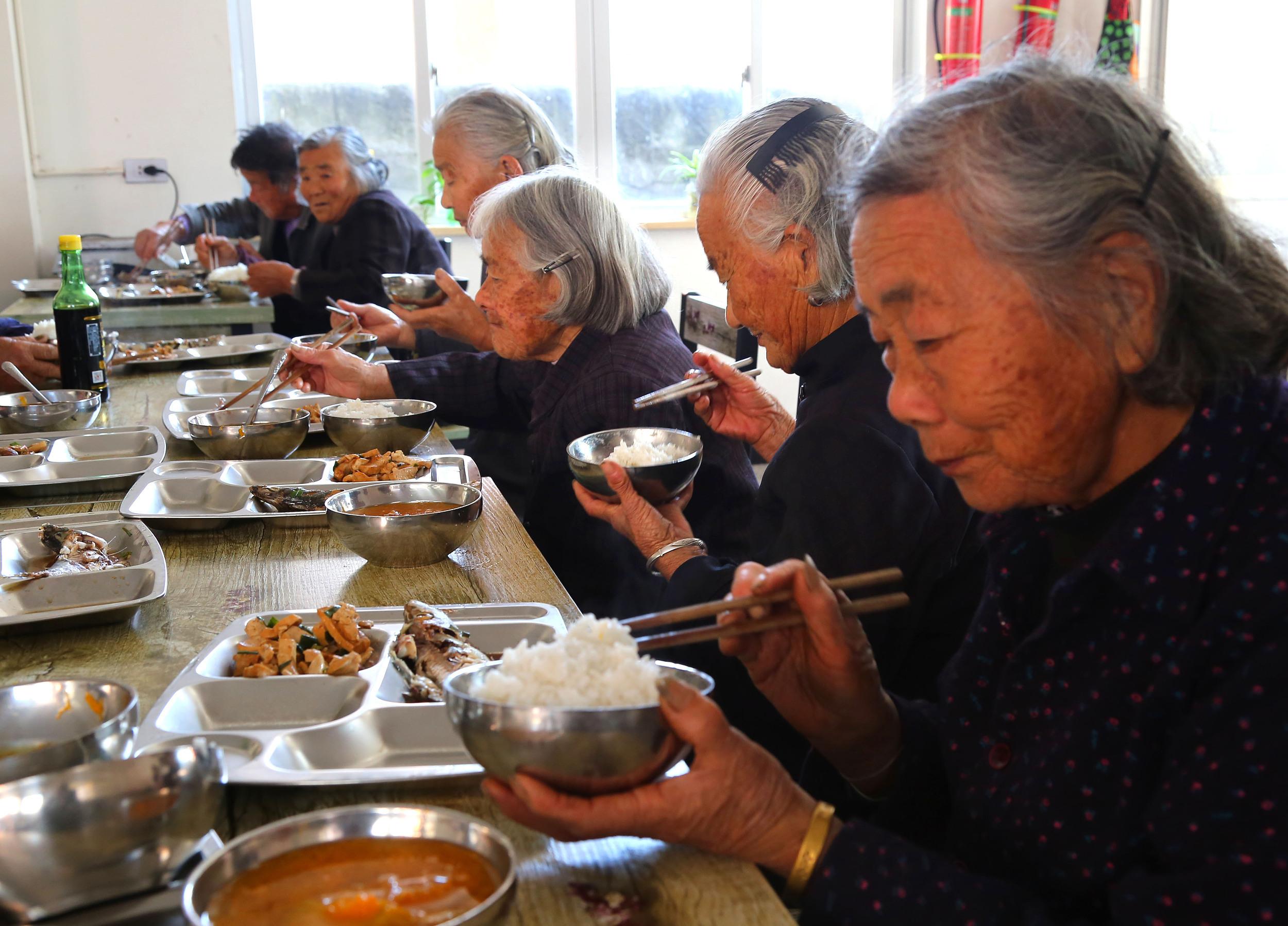 五十多岁农村人做什么最好(50岁的农村人做点什么挣钱)