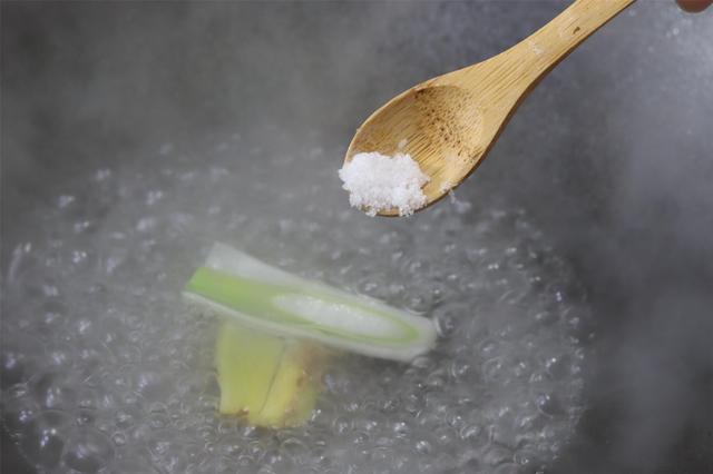 夏天可以吃羊肉吗，夏天可以吃羊肉吗 夏天清炖羊肉怎样做（建议少吃猪肉羊肉）