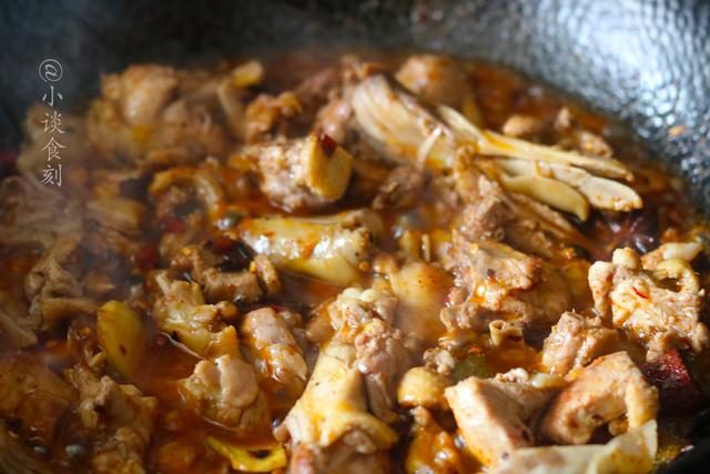 鸭子吃什么东西作为食物，鸭子吃什么（“入伏一只鸭）