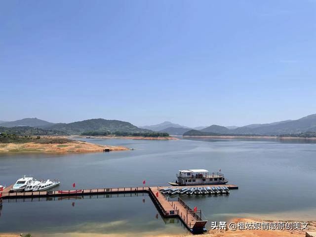 看海的心情短语，关于看大海的心情短语（换个心情，去看海）