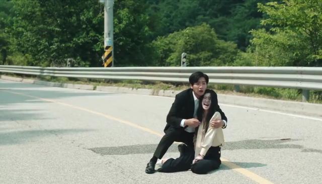 夏娃韩剧女主最后和谁在一起了，《夏娃的丑闻》大结局