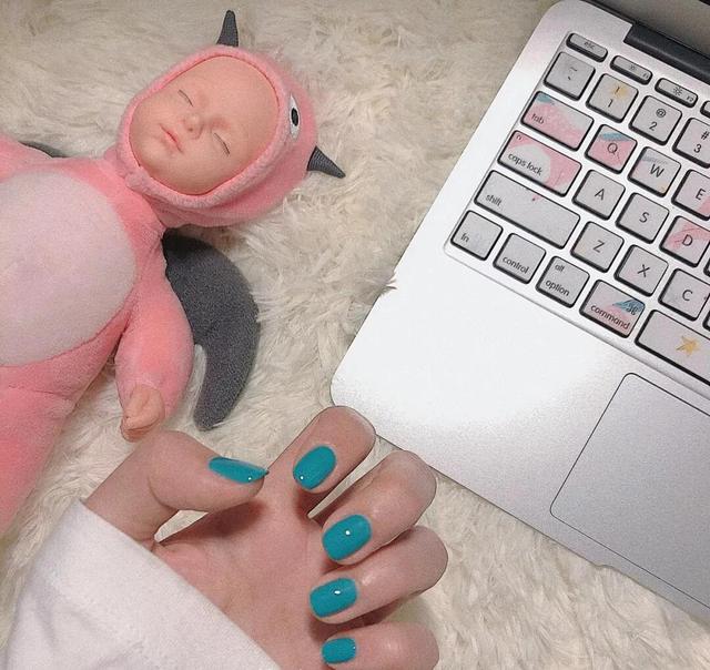 美甲单色款式图片，好看纯色美甲款式盘点（美甲♥温柔纯色系）