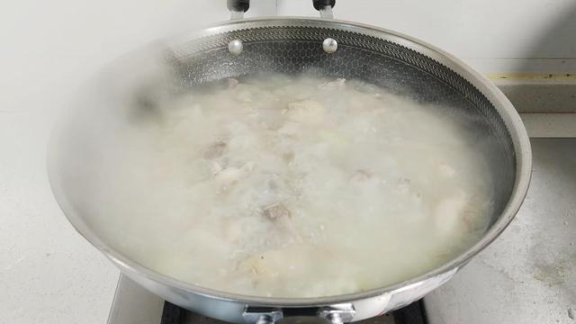 煲母鸡汤的方法，煲母鸡汤的方法与步骤（牢记“3放3不放”搭配）