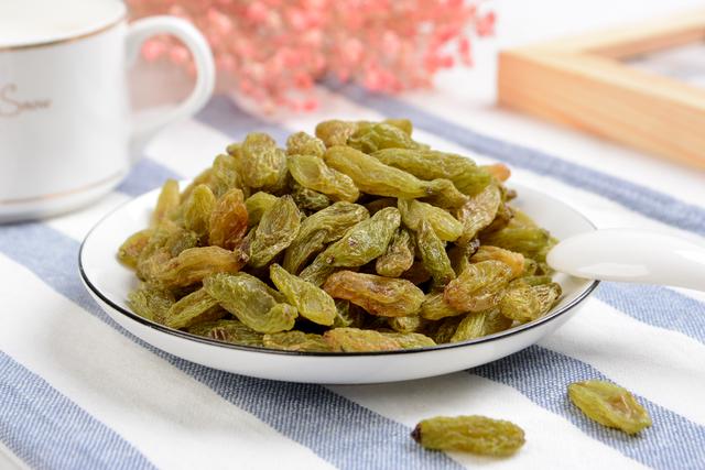 葡萄干会发胖吗，多吃葡萄干会发胖吗（吃对很甜美，选错超胖人）