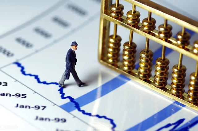 股票什么时候买入和卖出最合适，股票一般几点买入几点卖出（现在A股下跌）