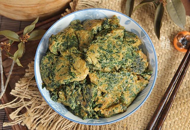 艾叶炒鸡蛋的正确做法，艾叶炒鸡蛋的家常做法（路边遇到艾草记得多摘点）