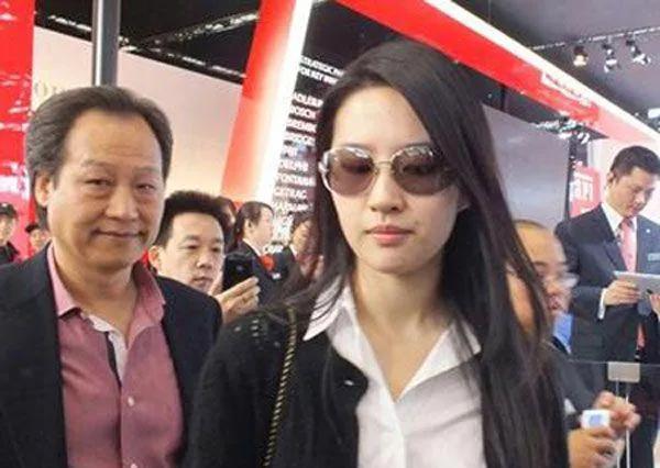刘亦菲陈金飞被拍豆瓣，陈金飞：和刘亦菲母女都有绯闻
