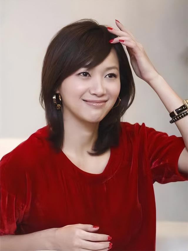 出道28年，才女徐静蕾隐退的背后，是“京圈神话”的破灭