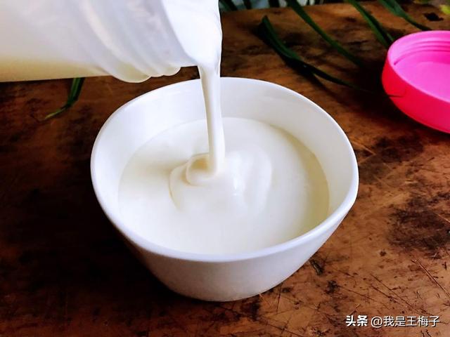好吃简单的自制酸奶做法，以后有吃不完的酸奶