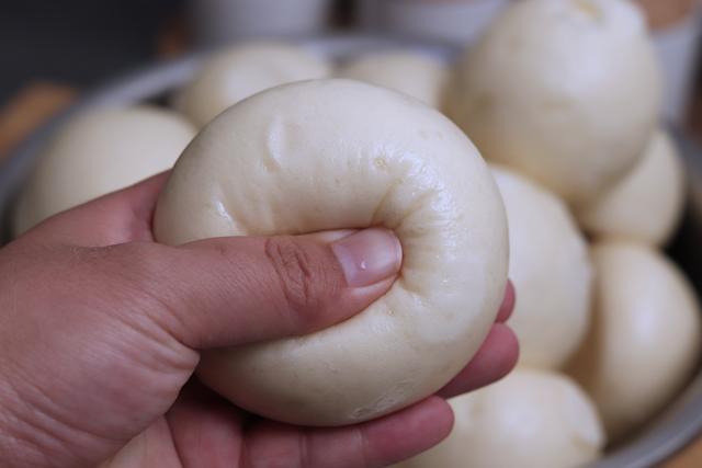 馒头怎么做才松软好吃，蒸馒头怎么发面松软好吃（不要只会放酵母）