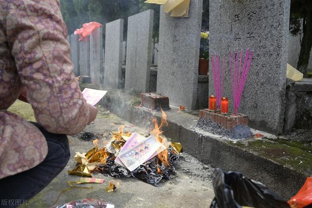 清明节亲人上坟注意事项，都有哪些民间习俗和禁忌