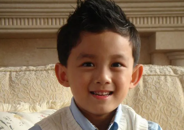 纪巧儿,唐宁饰洪小兰,胡定欣饰阮彤彤,廖启智饰万世雄,黎诺懿饰千里眼