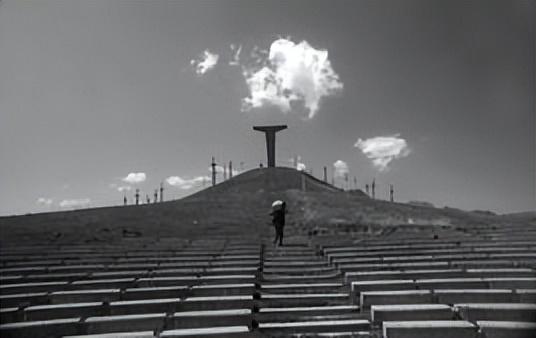 7月12日是什么节日，每年的7月12日是什么节日（历史上的今天：8月12日）
