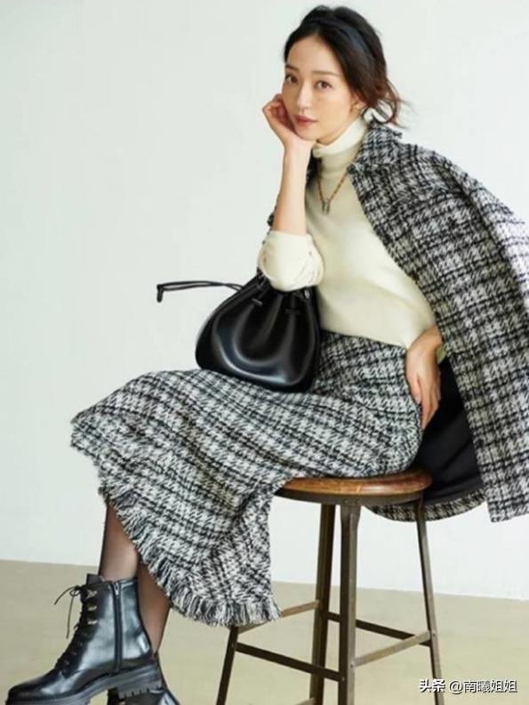 日本四十岁主妇轻奢穿搭，40岁女人秋冬穿搭（这才是中年女人该有的打扮）