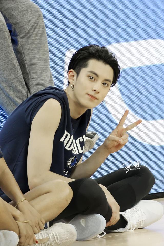 王鹤棣身高多少，王鹤棣身高（说他长得不好看我第一个反对）