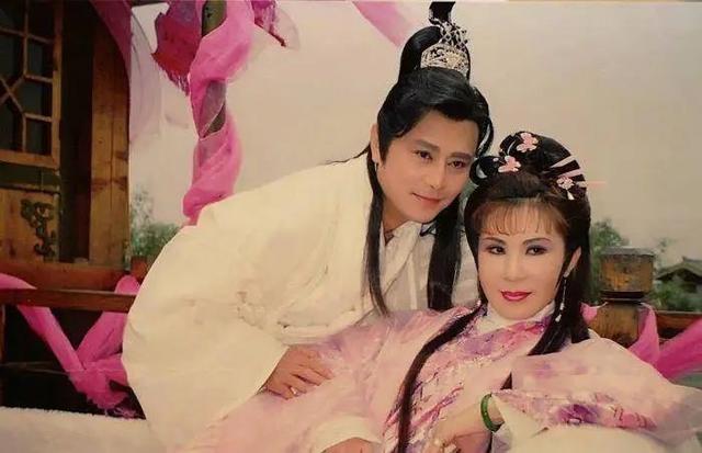 西门大妈和焦恩俊，焦恩俊为什么和西门大妈拍戏（50岁大妈和小鲜肉演亲密戏）