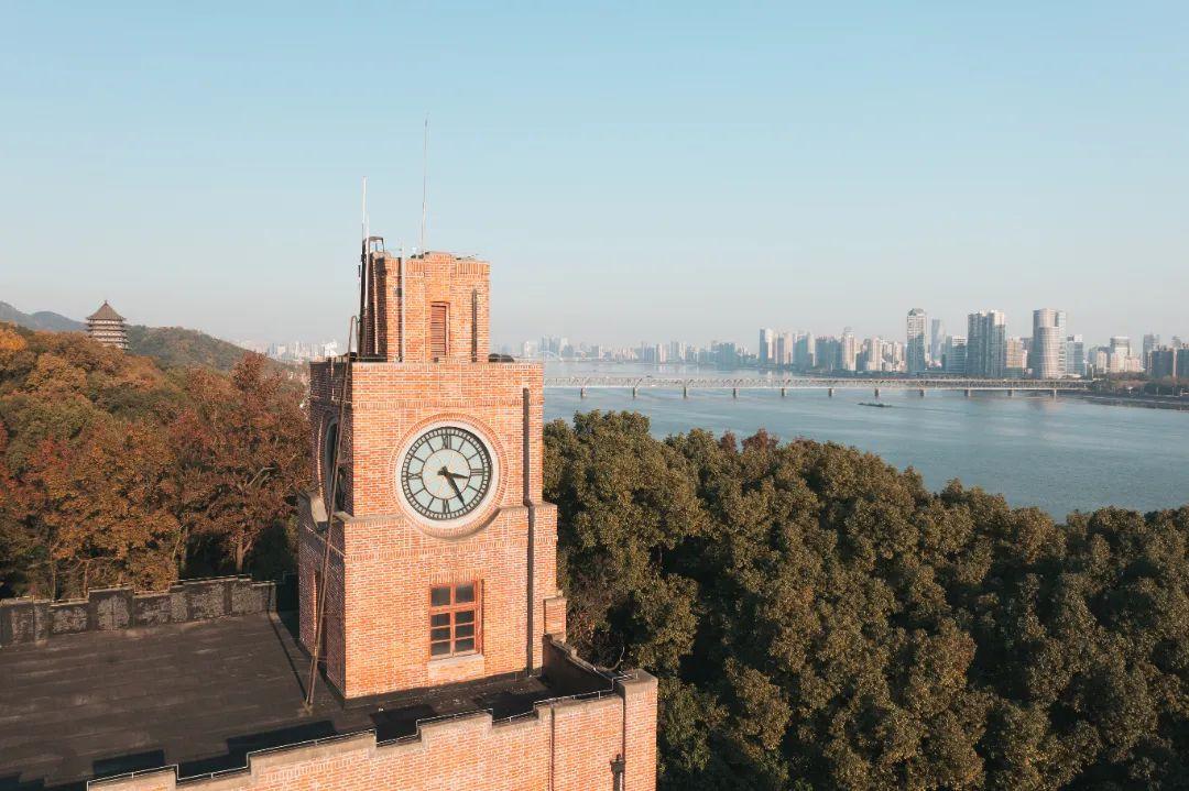 浙江大学主校区(浙江大学各个校区简介)