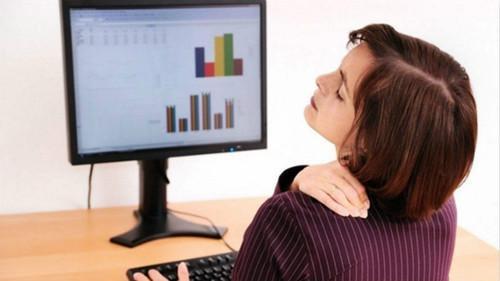 手部发麻是怎么回事，手麻是怎么回事（提醒：多半和8个原因有关）