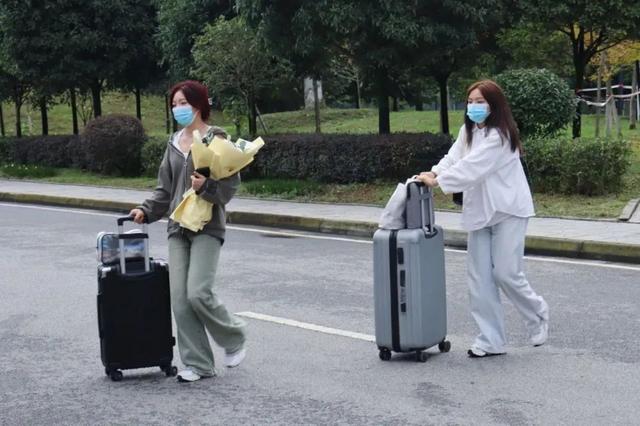 四川信息技术学院，2022年四川信息职业技术学院有哪些院系和专业（四川省高职院校入学当天美照曝光）