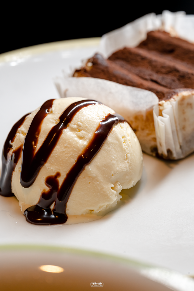 左刀右叉还是左叉右刀，左刀右叉还是左叉右刀（别再问萨莉亚，有没有倒闭了）