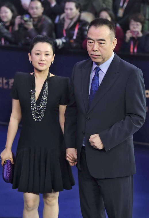 陈雨昂是陈红亲生的吗，陈红儿子陈雨昂（他为何转身就娶小16岁的陈红）