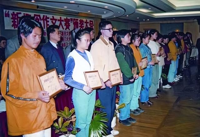 谈谈郭敬明和韩寒，韩寒、郭敬明：天才少年