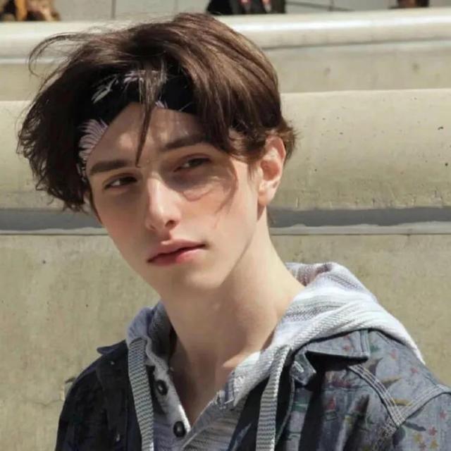 氛围感拉满的头像，氛围感拉满·男头微信（男生头像，氛围感拿捏了）