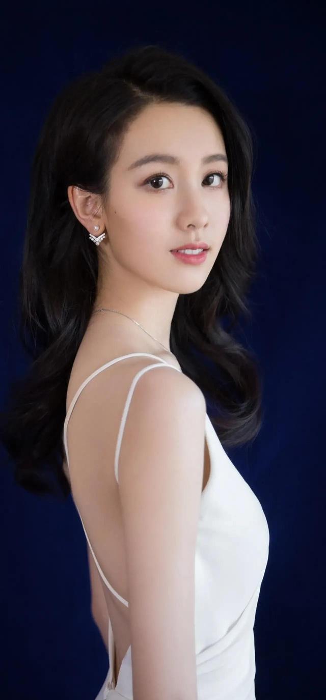 什么的美景，铺满金色巴掌的水泥道描写了什么（自然的美景，爱的诗篇）