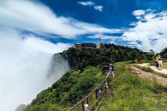 四川乐山大佛门票，乐山大佛景区门票价格优惠条件是（四川乐山大佛免费四天门票）
