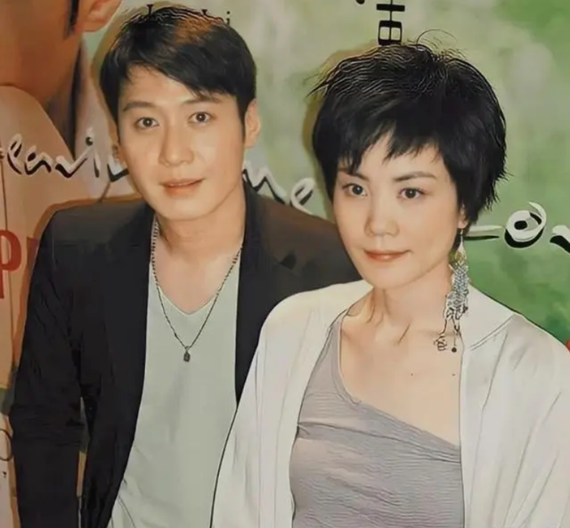 黎明女粉合照，流水的女神。盘点百搭天王黎明和美女们的合照。