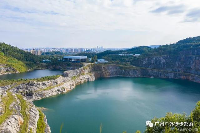 森林天坑怎么下去，迷失森林怎么下天坑（油麻山 防空洞 天坑）