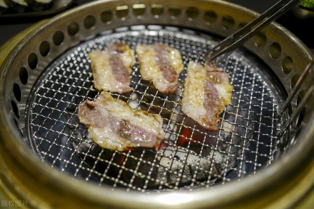 自制烤肉酱，自制烤肉酱简单的做法（秘制烤肉酱怎么做呢）