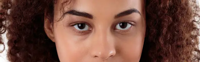 为什么女人超过四十，没有皱纹，身材极好，也能看出年龄感呢？